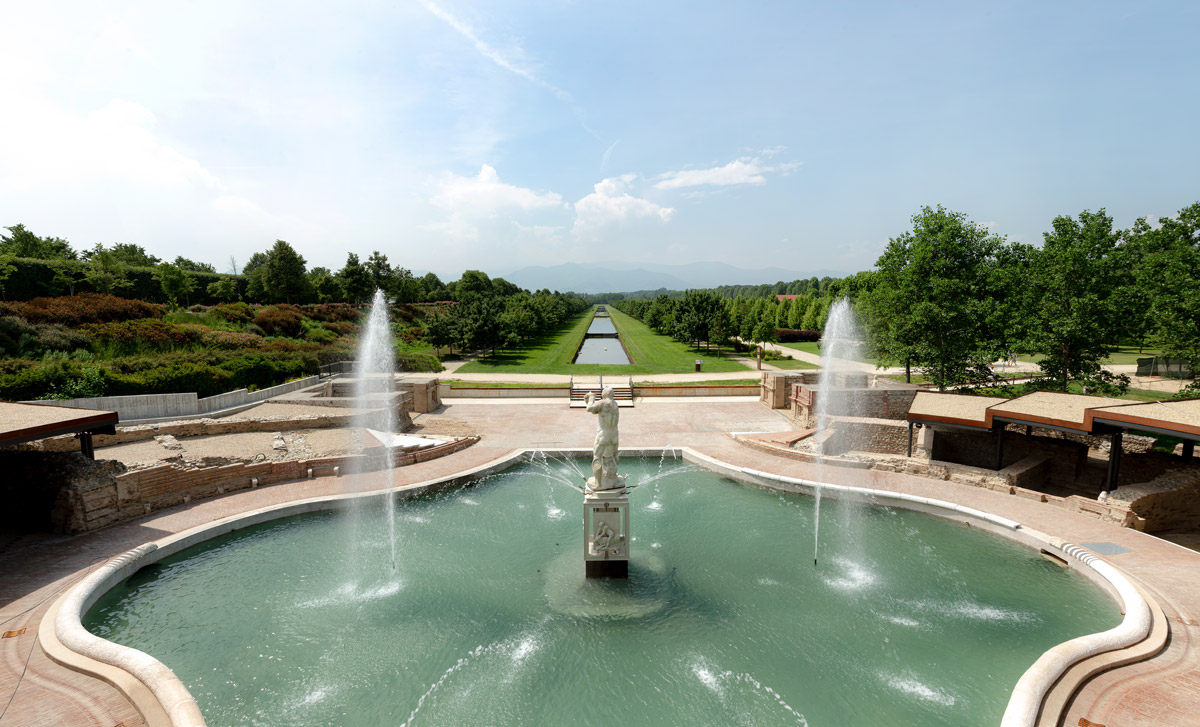 Veduta aerea della Fontana dell'Ercole con vista verso i Giardini