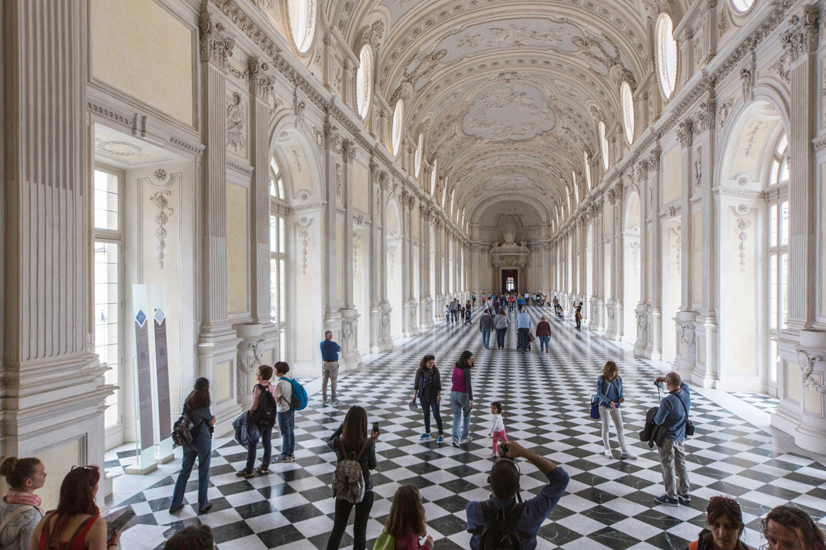 Galleria Grande con visitatori